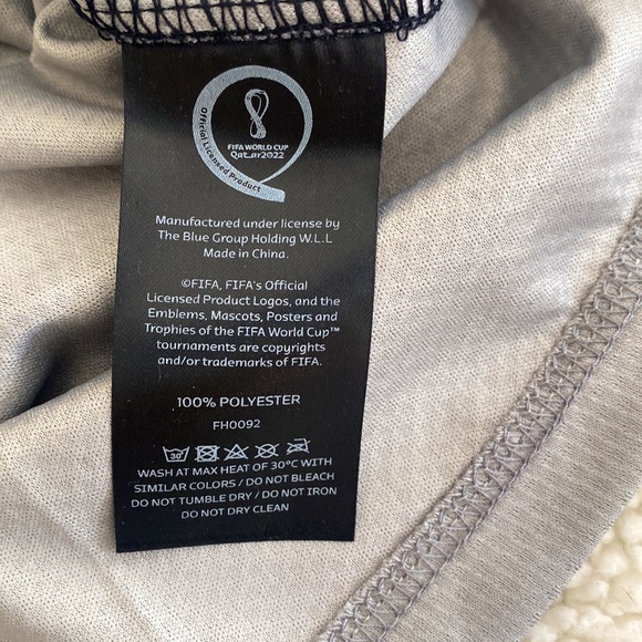 NWT Men’s Black FIFA World Cup Qatar 2022 short sleeve shirt - Picture 8 of 13